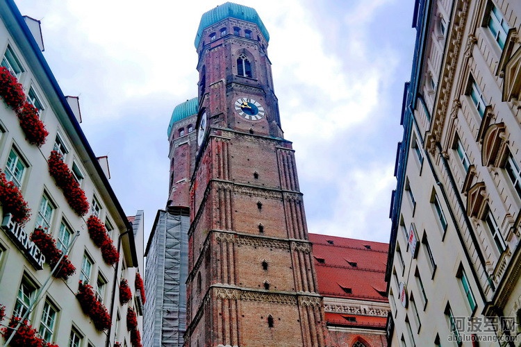 55110957_12.jpg