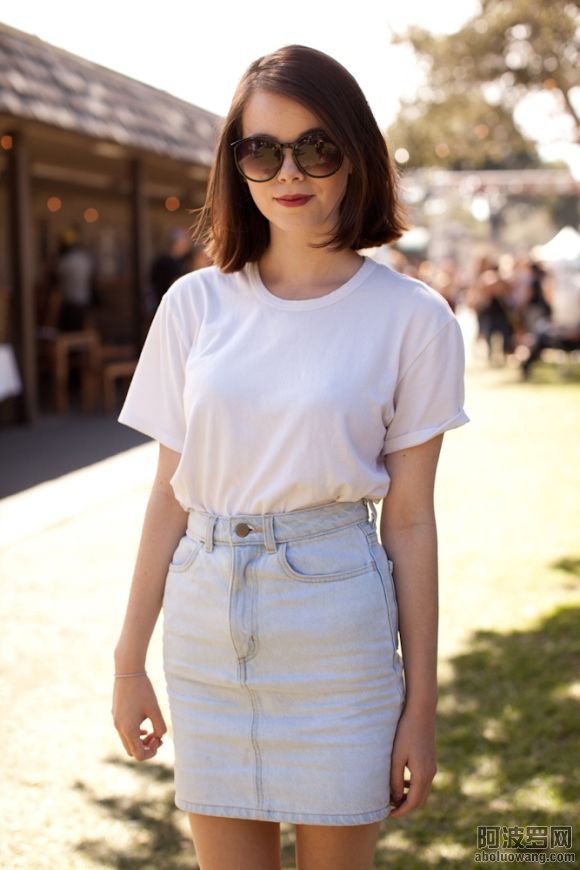 thefemin-new-ways-to-wear-your-favorite-white-tee-21.jpg