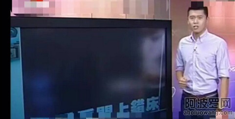 4f05aa603829N2MrFVUp.jpg