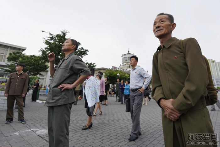 2018-06-11T031236Z_80494788_RC18F0B15F20_RTRMADP_3_NORTHKOREA-USA.jpg