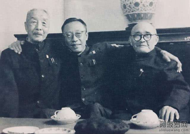 溥仪左鹿钟麟右熊秉坤.jpg