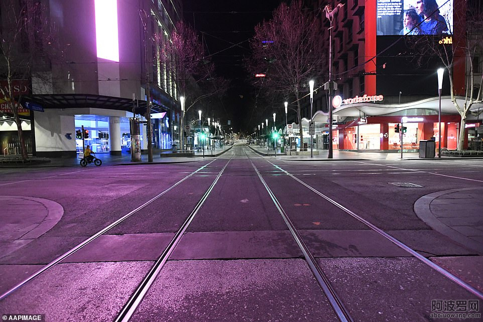 31471690-8585109-Bourke_Street_in_the_heart_of_Melbourne_s_CBD_resembled_a_ghost.jpg